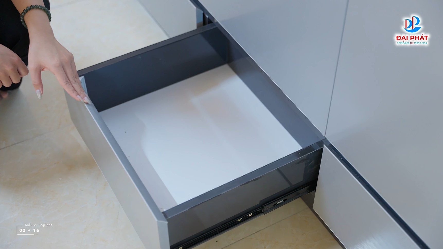 dai-phat-va-chien-luoc-nang-tam-nhua-noi-that