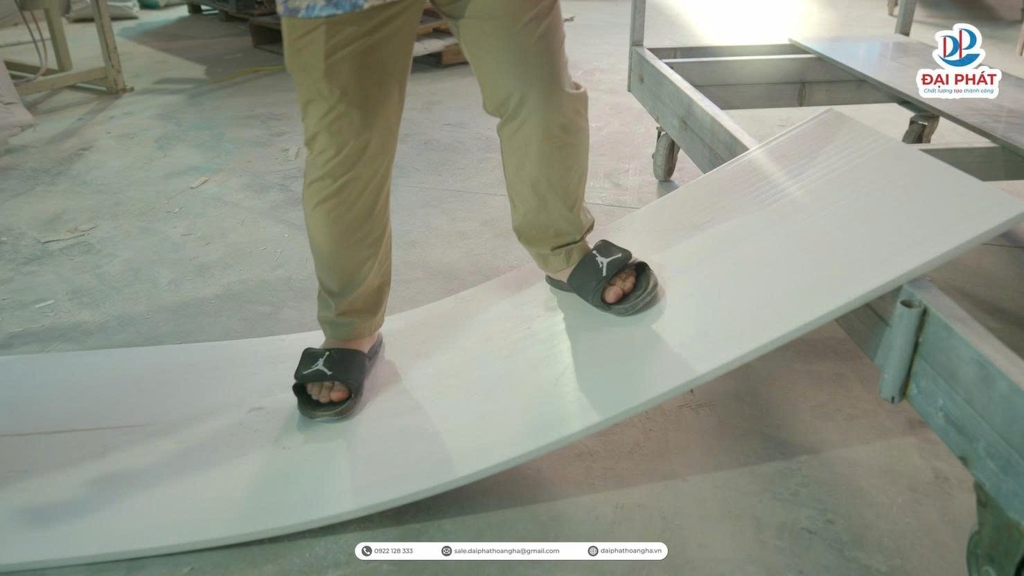 xu-huong-nhua-noi-that-than-thien-moi-truong