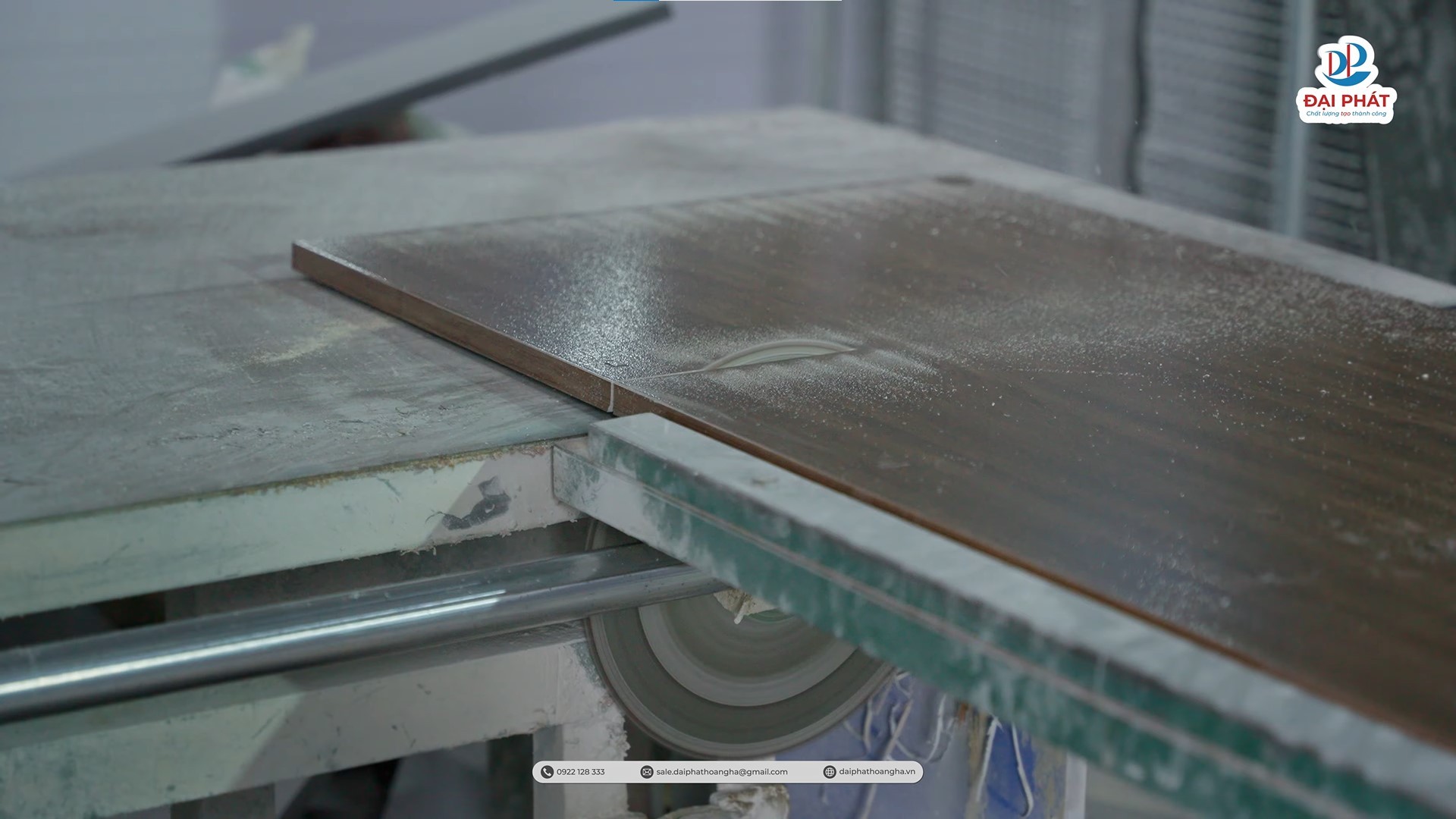 LÝ DO NHỰA NỘI THẤT THI CÔNG NHANH HƠN GỖ – NHẬN ĐỊNH TỪ GÓC NHÌN THỰC TẾ