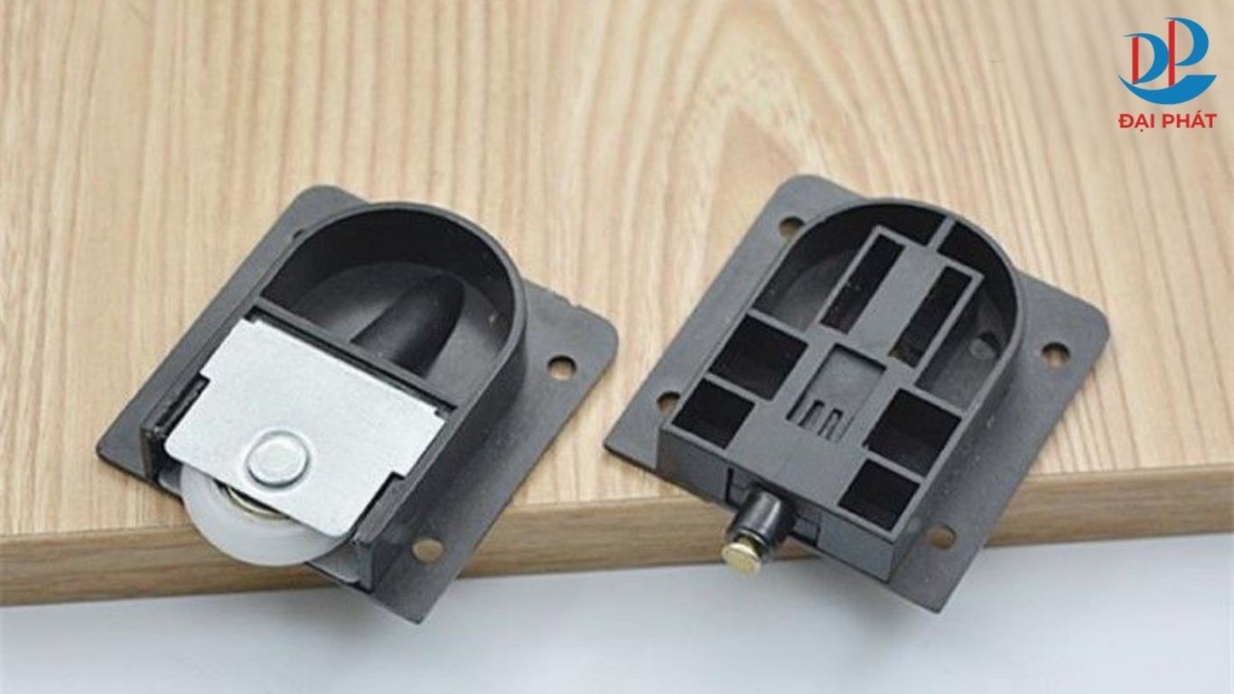 TÌM HIỂU CẤU TẠO BÁNH XE TỦ NHỰA CỬA LÙA – CÁCH CHỌN VÀ KINH NGHIỆM LẮP ĐẶT CHUẨN KỸ THUẬT