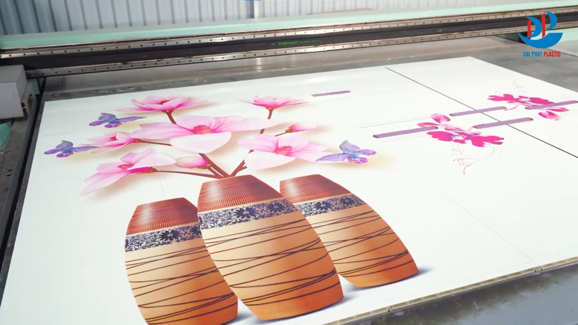 NHỰA NỘI THẤT IN MÀU CÔNG NGHỆ CAO BỀN ĐẸP VƯỢT TRỘI