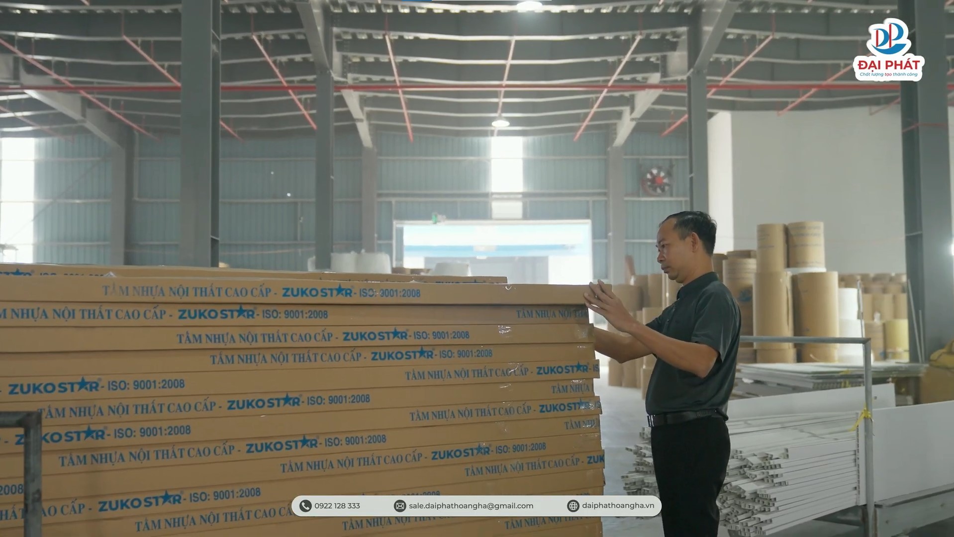 HÀNH TRÌNH CỦA TẤM NHỰA ĐẠI PHÁT TỪ NHÀ MÁY SẢN XUẤT ĐẾN TAY NGƯỜI TIÊU DÙNG