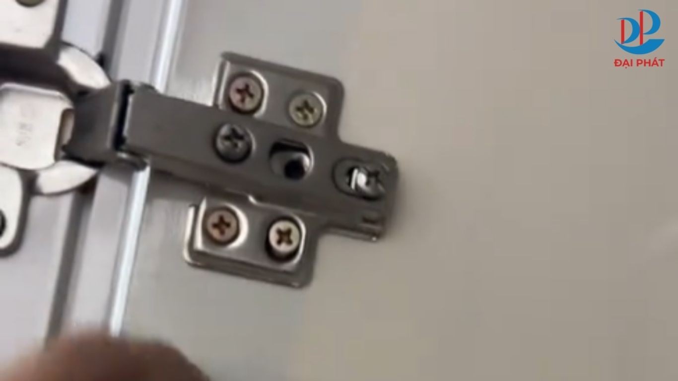 TỦ NHỰA ECOMI SẼ CỰC KỲ BỀN CHẮC NẾU ĐƯỢC GIA CƯỜNG 5 VỊ TRÍ QUAN TRỌNG SAU